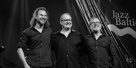 Dieter Ilg Trio Motherland