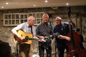 Trio Lowell Coppo Kärner im Folkclub Prisma e.V. Pforzheim